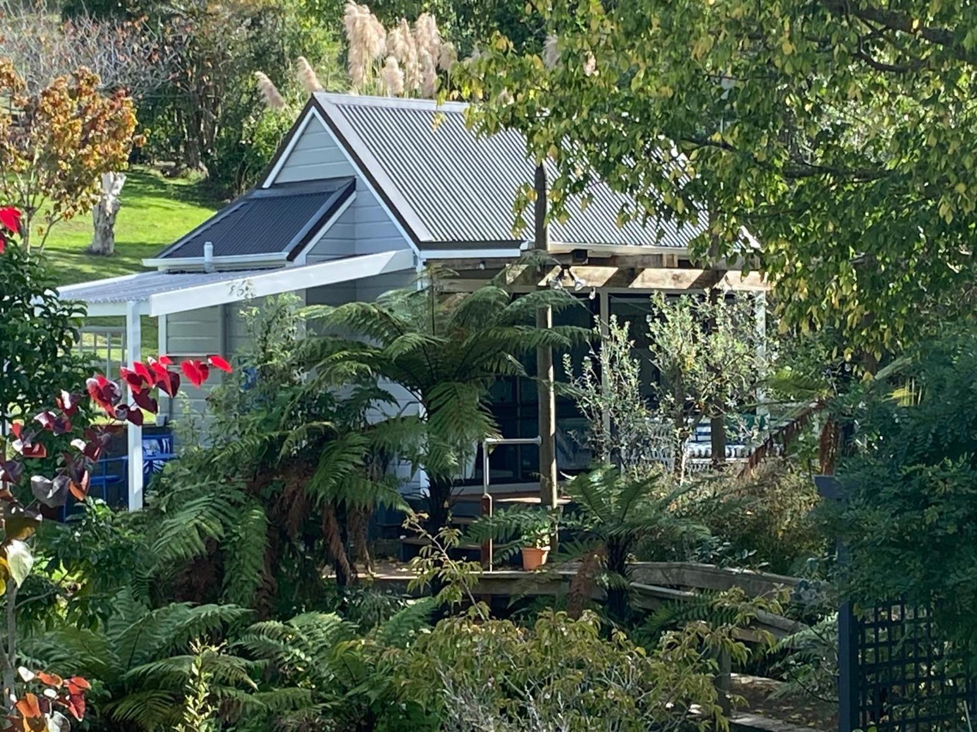 Superb Studio Retreat With Spa, Pool & Bbq Access Whanganui Zewnętrze zdjęcie